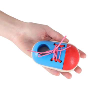 Wooden shoes for learning how to tie shoelaces 2 pieces