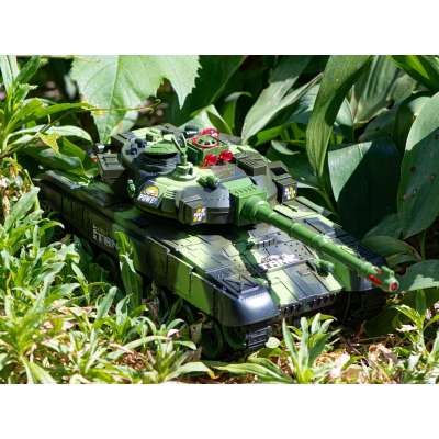 RC War Tank 9993 2.4 GHz forest camouflage tank