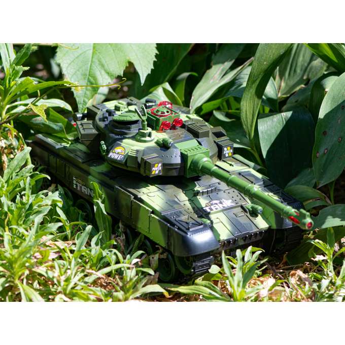 RC War Tank 9993 2.4 GHz forest camouflage tank