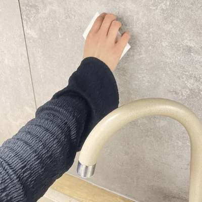 Magic melamine sponge removes tough stains