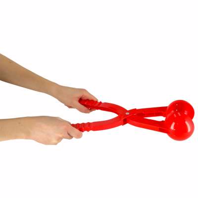 Snowball maker to make snowballs ballmaker