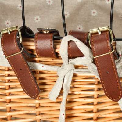 Wicker bike basket with metal rack for dog cat carrier
