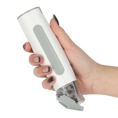 Pet hair vacuum cleaner grooming