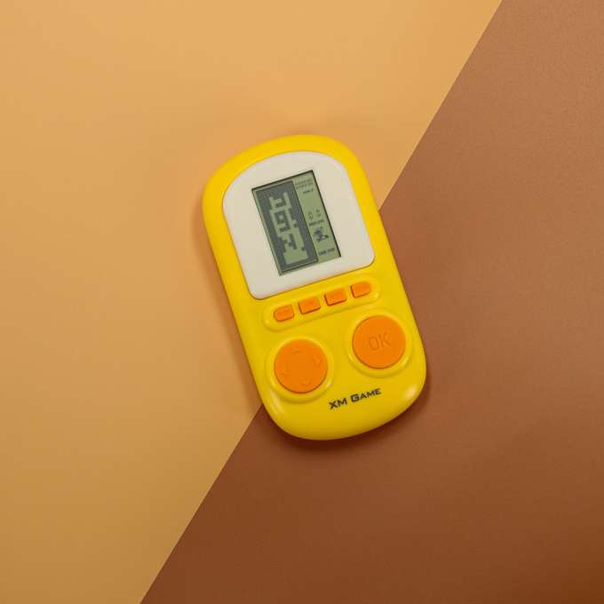 Gra elektroniczna zręcznościowa konsola przenośna żółty