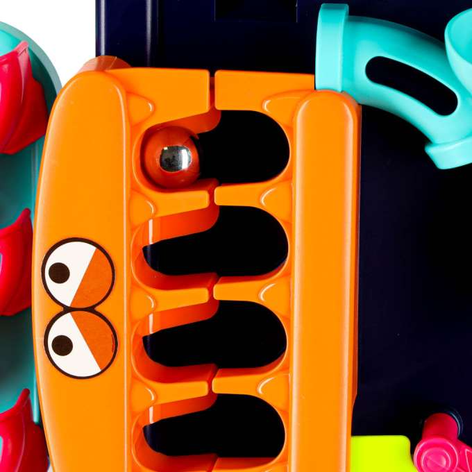 Ball obstacle course for balls arcade toy