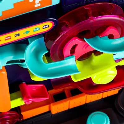 Ball obstacle course for balls arcade toy