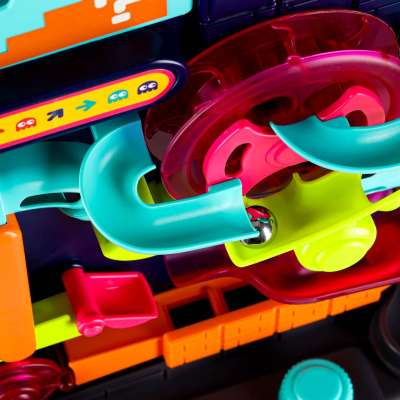 Ball obstacle course for balls arcade toy