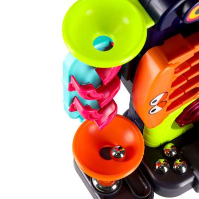 Ball obstacle course for balls arcade toy