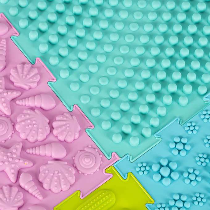 Mata sensoryczna puzzle montessori do masażu stóp 8 elementów pastelowe