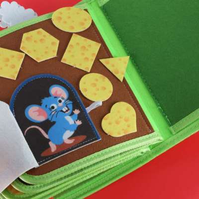 Sensory educational manipulative farm booklet