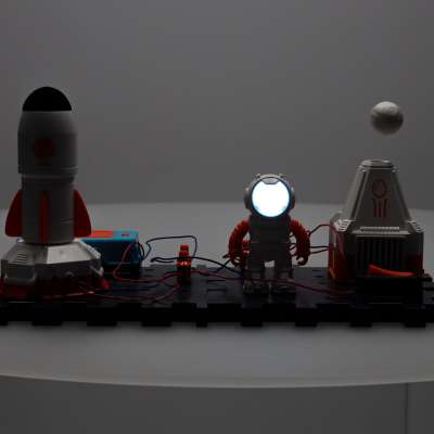 Small electronics electrician educational set space station