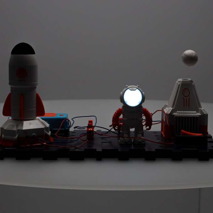 Small electronics electrician educational set space station