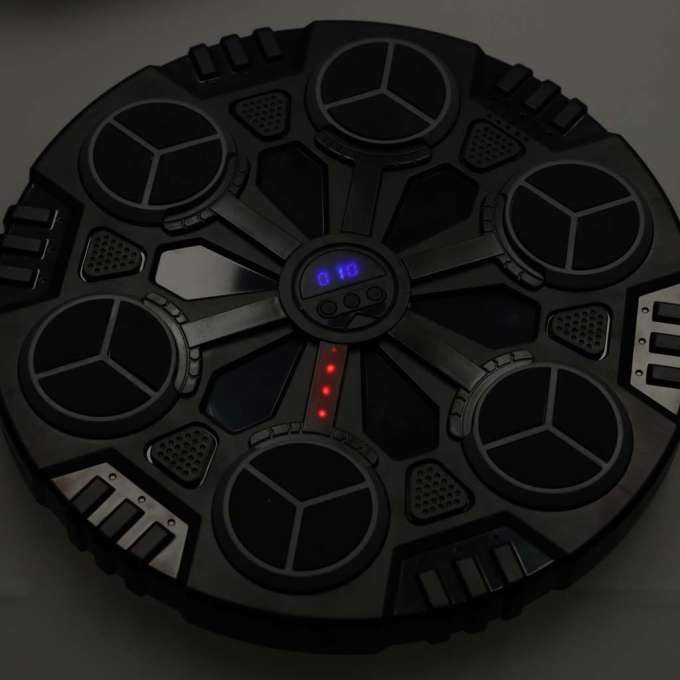 Tarcza bokserska treningowa na ścianę trenażer muzyka Bluetooth LED USB