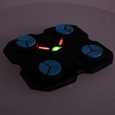 Tarcza bokserska treningowa na ścianę trenażer muzyka LED USB rękawice