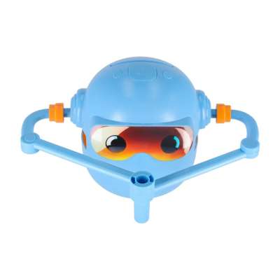 Interactive educational robot toy learning to draw fisks markers blue
