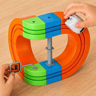 Magnetic Building Blocks Race Track and Trains Set 101 Pieces