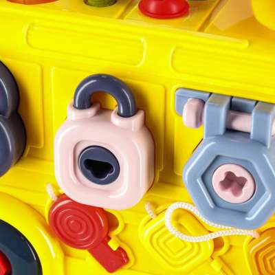 Manipulative bus for screwing 6in1 screws screwdrivers