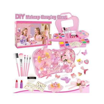 Kosmetyki do makijażu makeup cienie pomadki pędzle kuferek