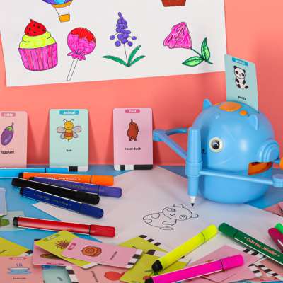 Interactive robot toy for learning to draw flashcards colored markers blue