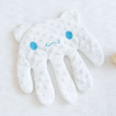 Soothing baby pillow for falling asleep with patting function hand
