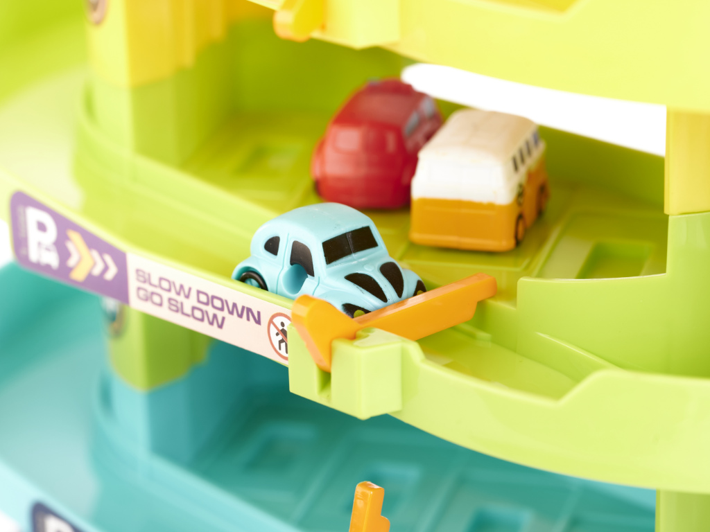 Parkovací garáž 4 úrovně elektrický výtah + 6 aut KX5588